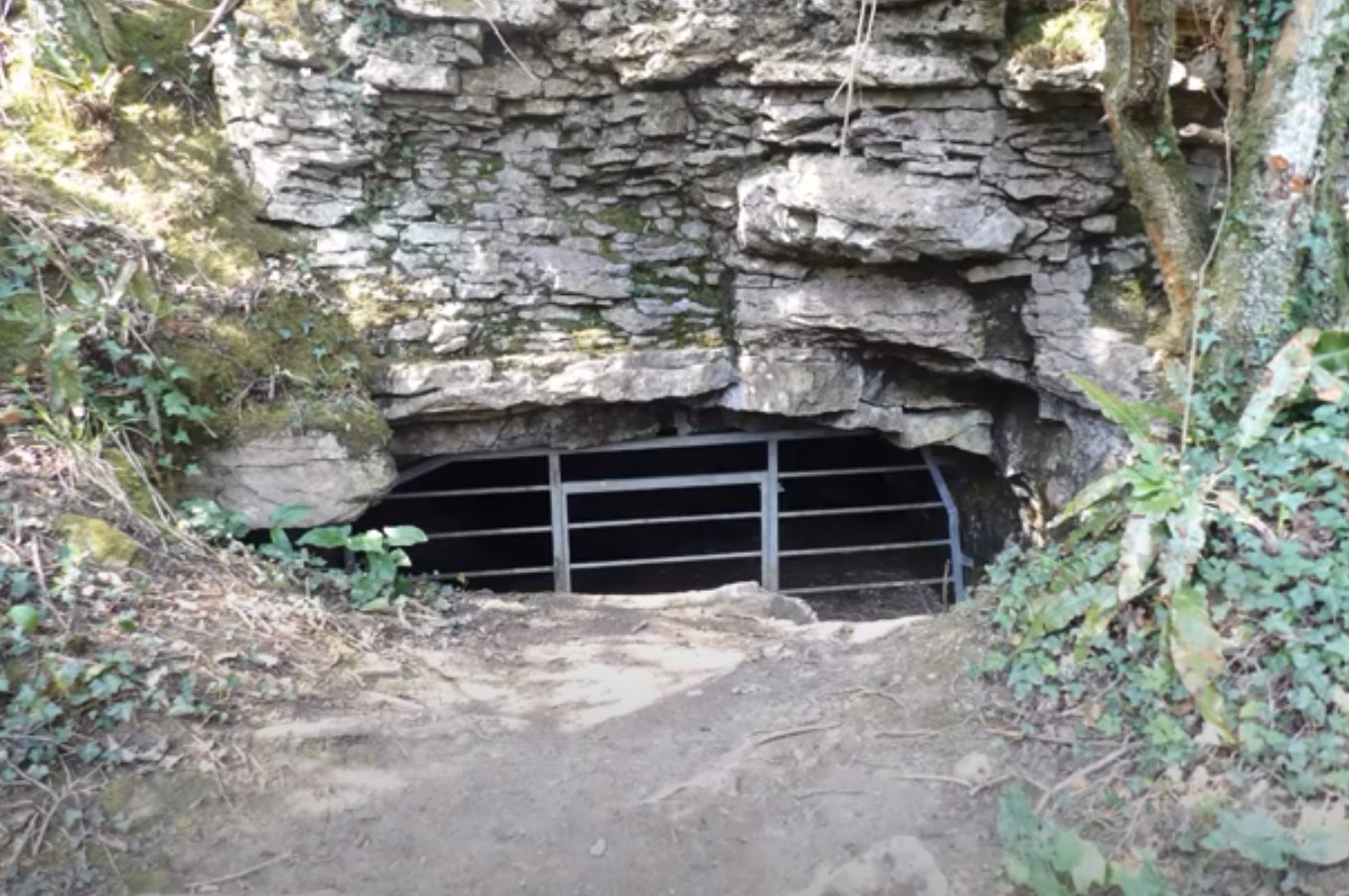 Devils Cave Entrance.jpg