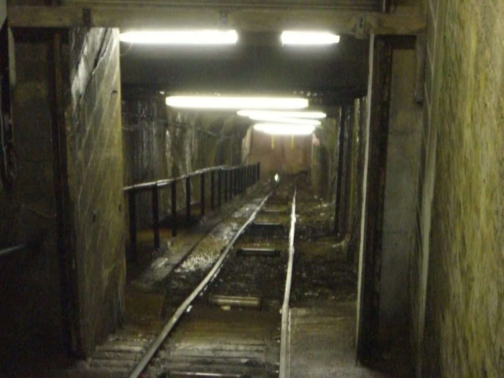 Neston (Wansdyke) Main Shaft close up.jpg