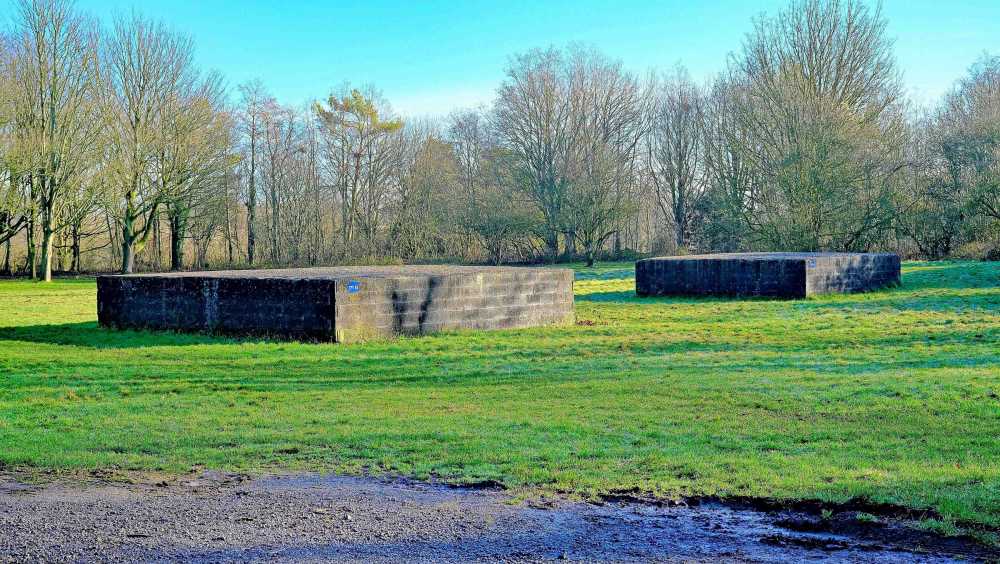 Zoom in Huddswell Twin Lift Caps.jpg