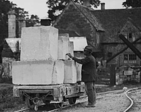 Zoom in Loaded Trolley.jpg