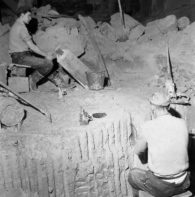 Zoom in Sawing Block Clift Quarry.jpg