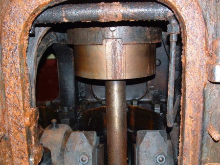 Generatorpiston.jpg
